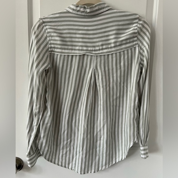 beachlunchlounge Arielle Hillside Green striped button down shirt | size xs - Picture 2 of 5